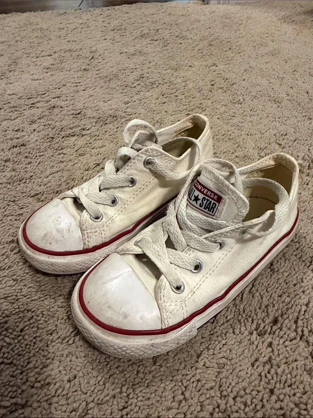 Converse Kids Low-Top Canvas Sneakers in Off-White with Red Trim